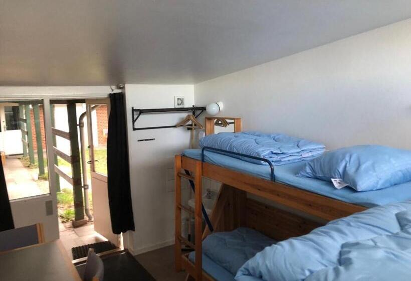 غرفة قياسية ثلاثية حمام مشترك, Danhostel Helsingør