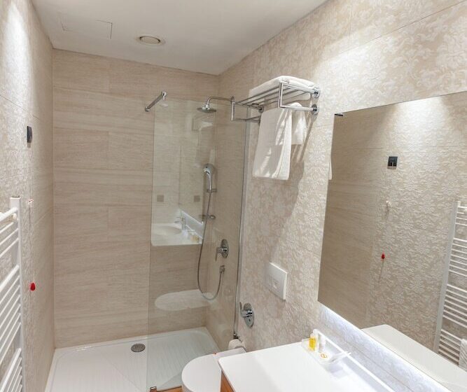 اتاق سوپریور, Heritage Hotel Krone