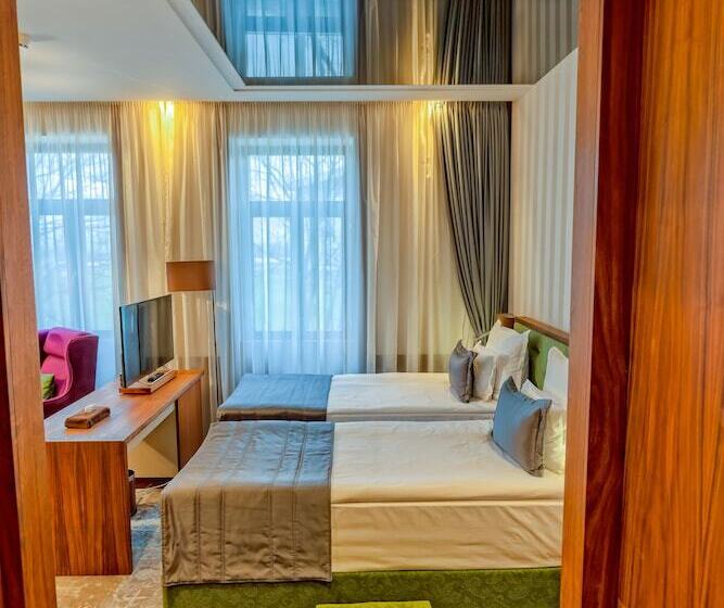 اتاق سوپریور, Heritage Hotel Krone