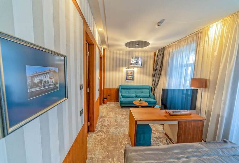 اتاق سوپریور, Heritage Hotel Krone