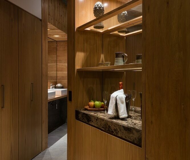 Superior-Zimmer, Awa