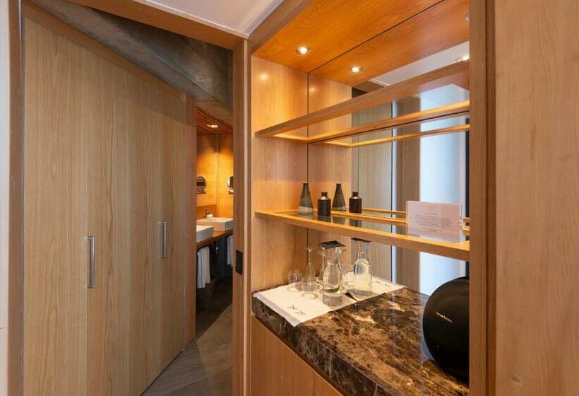 Superior-Zimmer, Awa