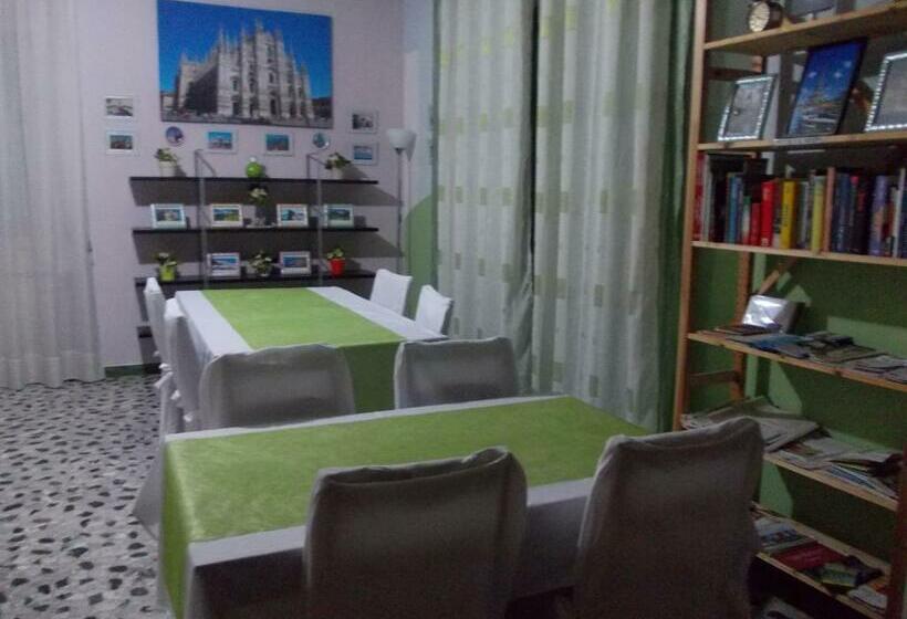 اتاق استاندارد با سرویس بهداشتی مشترک, Big Brother Bed & Rooms