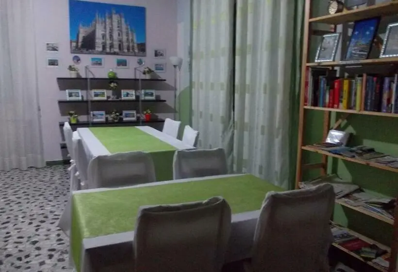 اتاق استاندارد با سرویس بهداشتی مشترک, Big Brother Bed & Rooms