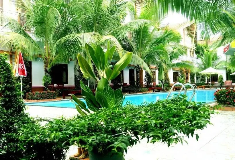 سوییت خانوادگی, Camellia Resort & Spa