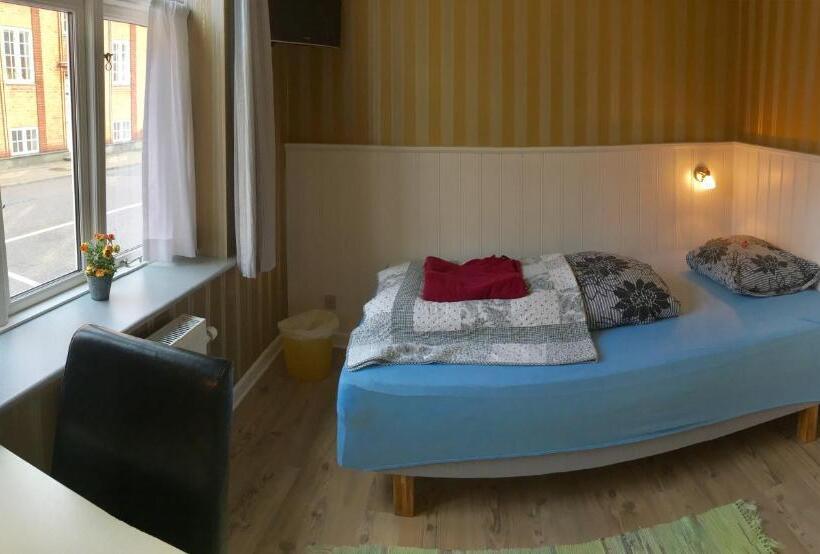 标准单人间, Oasen