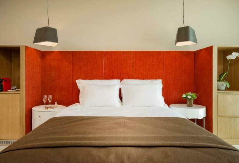 Classic Room, Prima Link