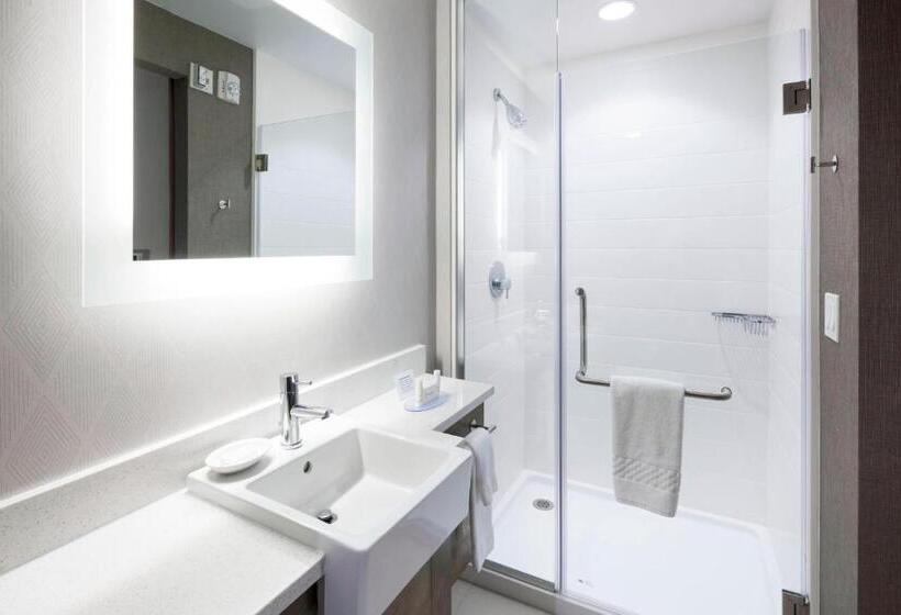 מיטת קינג בסוויטה, Springhill Suites By Marriott Clearwater Beach