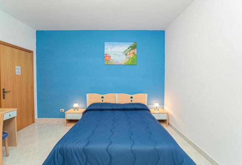 غرفة أساسية ثلاثية, Tra I Monti