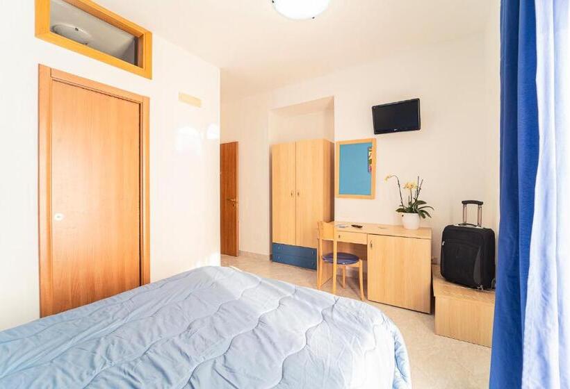 غرفة قياسية سرير كينج, Tra I Monti