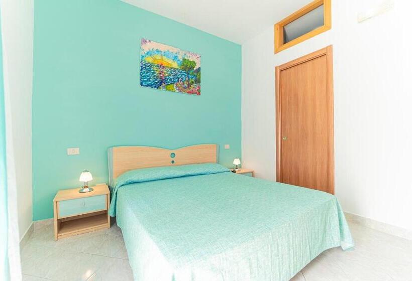 غرفة قياسية سرير كينج, Tra I Monti