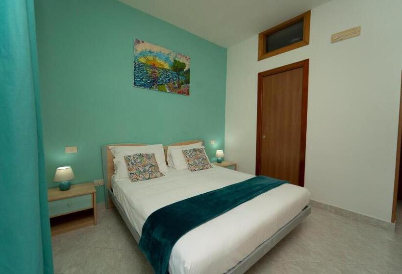 غرفة قياسية سرير كينج, Tra I Monti