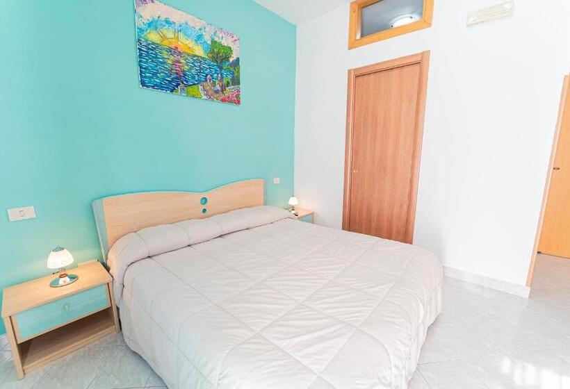 חדר סטנדרט עם מיטת קינג, Tra I Monti