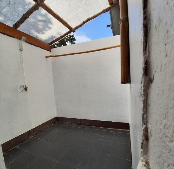 بنجلو قياسى, Kradan Beach Resort