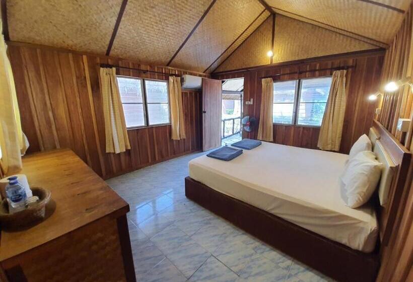 بنجلو قياسى, Kradan Beach Resort