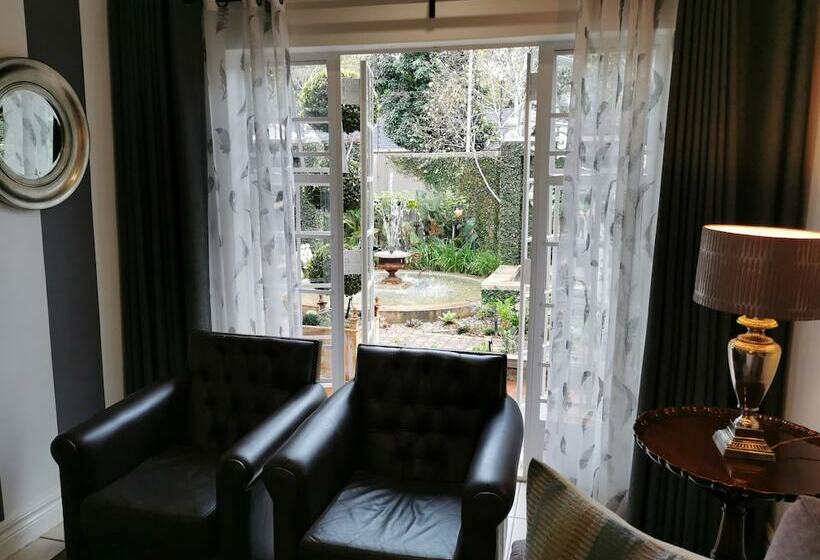 סוויטה אקזקיוטיב, At 98 On Lynburn Guest House