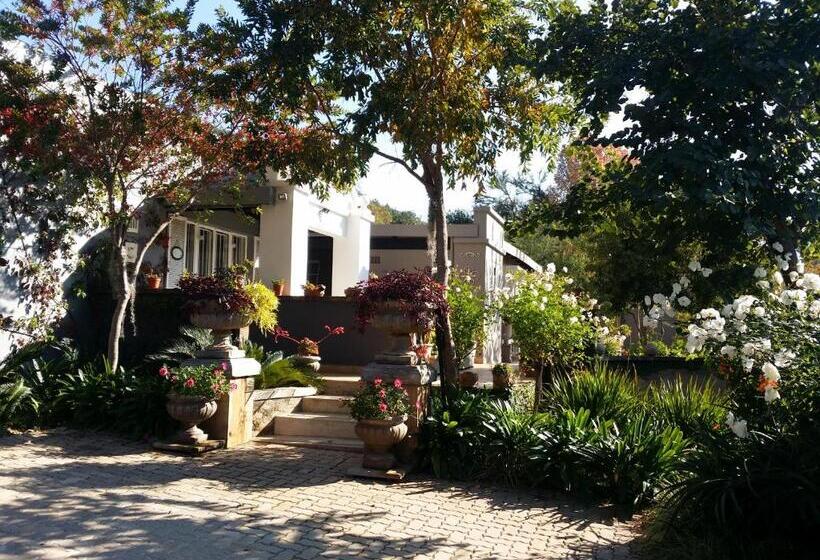 סוויטת 2 חדרי שינה, At 98 On Lynburn Guest House