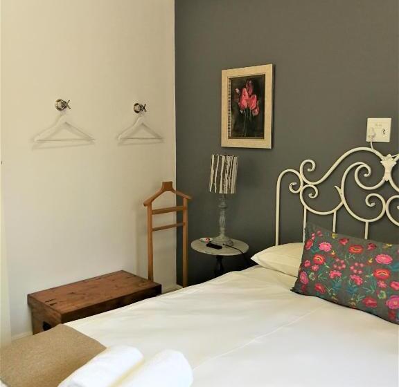 סוויטת 2 חדרי שינה, At 98 On Lynburn Guest House