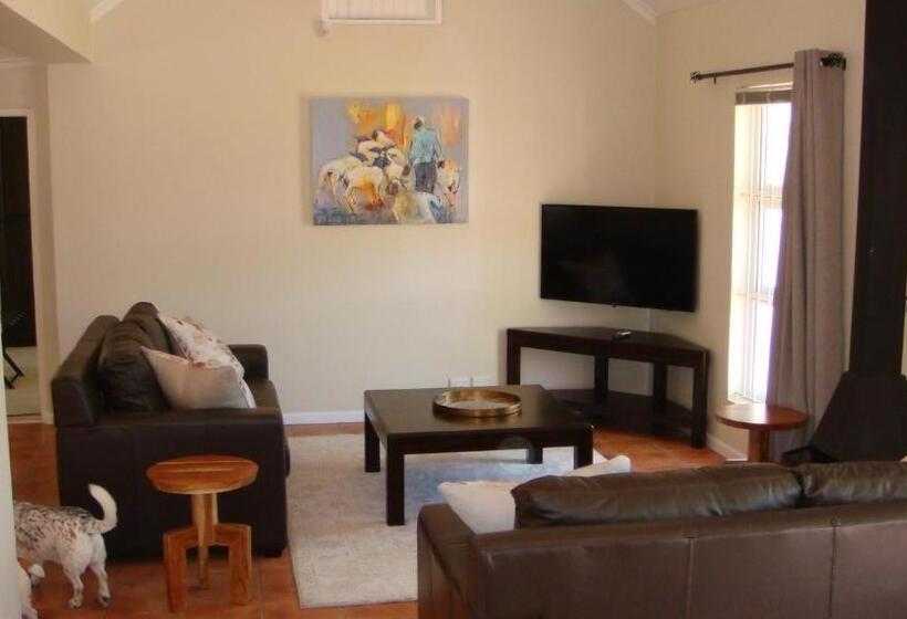 1间卧室的房子, Clos Malverne Wine Estate