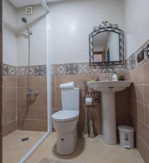 이코노미 룸, Puerta Azul