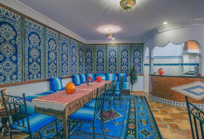 이코노미 룸, Puerta Azul