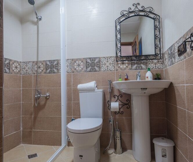 이코노미 룸, Puerta Azul