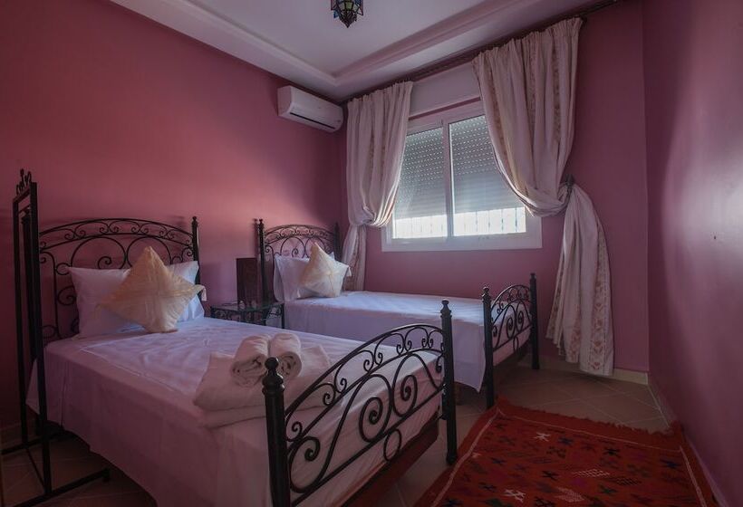 이코노미 룸, Puerta Azul