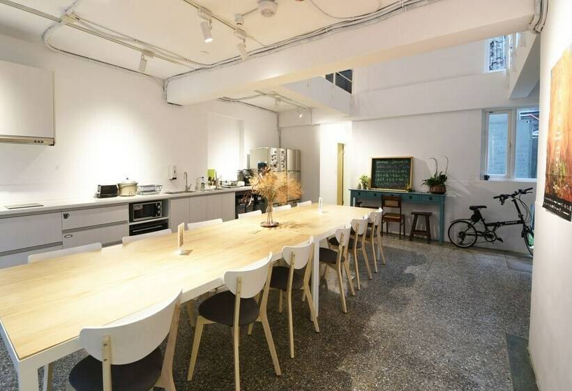 اتاق استاندارد, Owlstay Flip Flop Hostel Garden