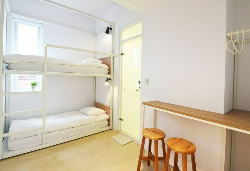 اتاق استاندارد, Owlstay Flip Flop Hostel Garden