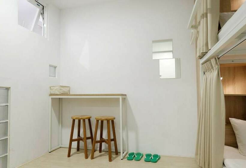 اتاق استاندارد, Owlstay Flip Flop Hostel Garden