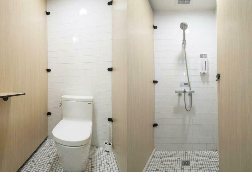 اتاق استاندارد یک تخته با سرویس بهداشتی مشترک, Owlstay Flip Flop Hostel Garden