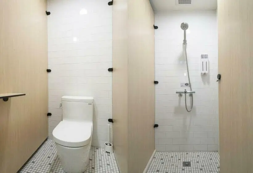 اتاق استاندارد یک تخته با سرویس بهداشتی مشترک, Owlstay Flip Flop Hostel Garden