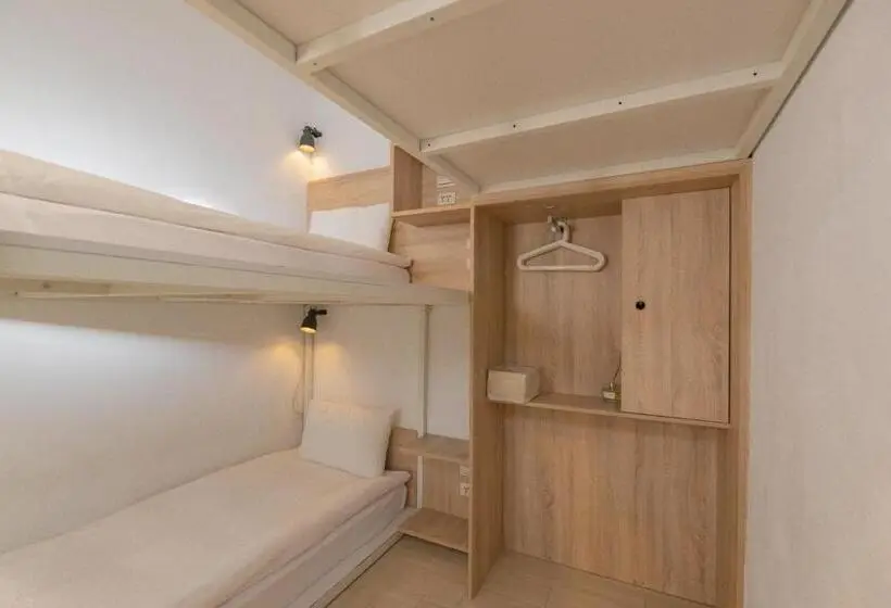 اتاق استاندارد سه نفره, Owlstay Flip Flop Hostel Garden