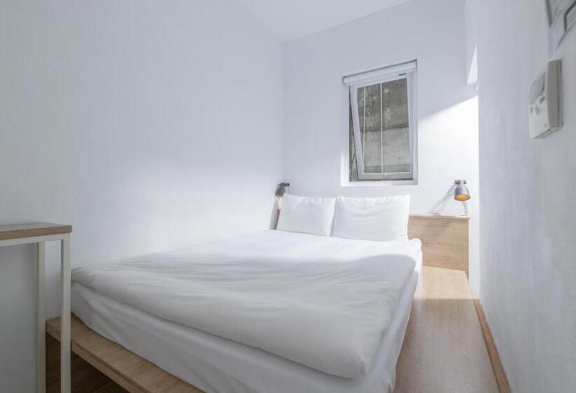 Comfort room with balcony, Owlstay Flip Flop Hostel Garden