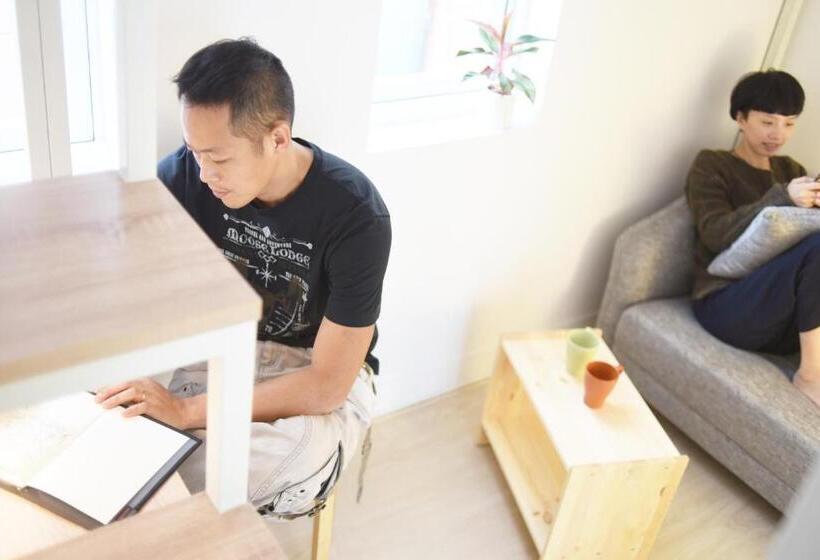 اتاق استاندارد, Owlstay Flip Flop Hostel Garden