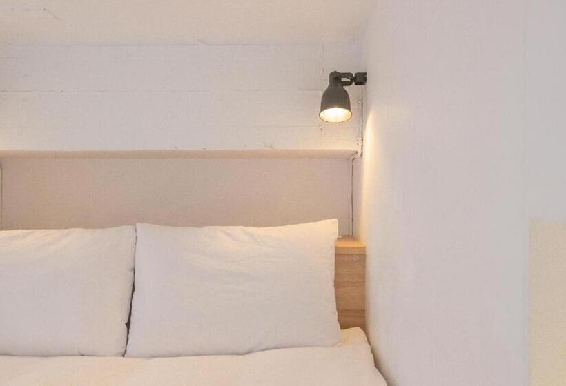 اتاق استاندارد, Owlstay Flip Flop Hostel Garden