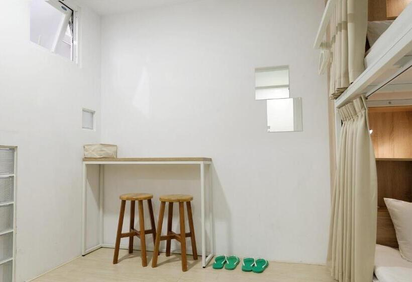 اتاق استاندارد, Owlstay Flip Flop Hostel Garden