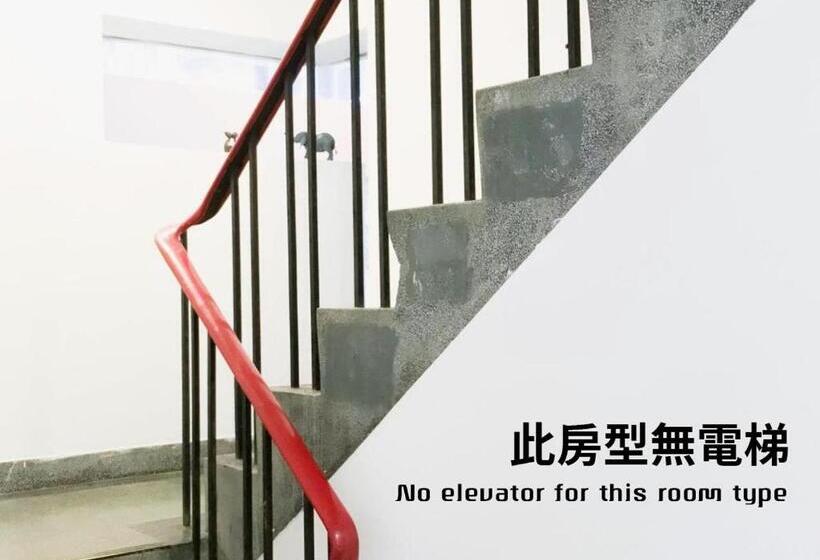 اتاق سوپریور با بالکن, Owlstay Flip Flop Hostel Garden