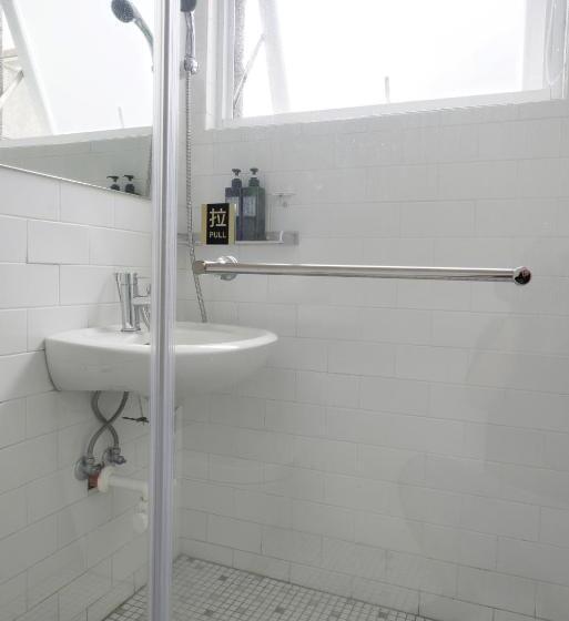 اتاق سوپریور با بالکن, Owlstay Flip Flop Hostel Garden