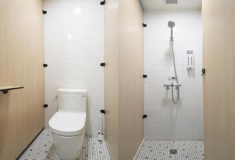 اتاق استاندارد با سرویس بهداشتی مشترک, Owlstay Flip Flop Hostel Garden