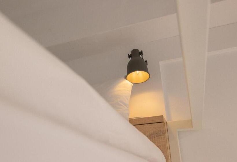 اتاق استاندارد با سرویس بهداشتی مشترک, Owlstay Flip Flop Hostel Garden