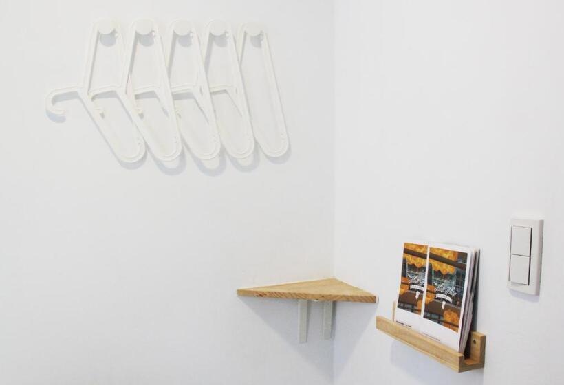 اتاق راحتی یک تخته, Owlstay Flip Flop Hostel Garden