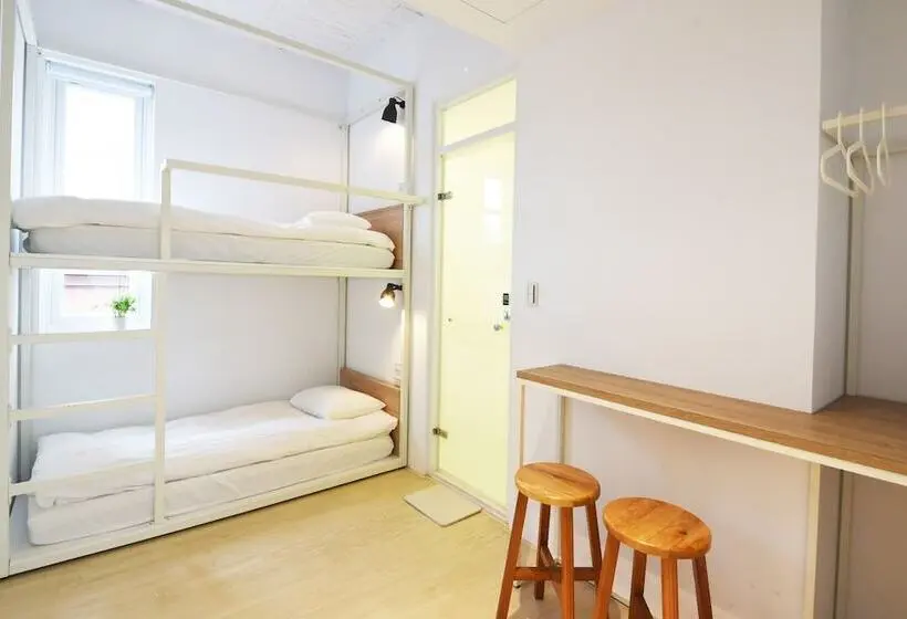 اتاق استاندارد, Owlstay Flip Flop Hostel Garden