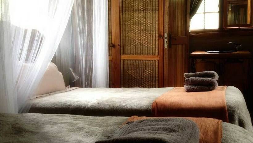 小室, Adansonia Eco Lodge