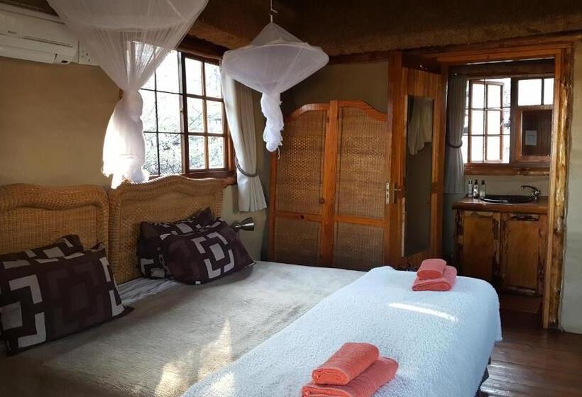 小室, Adansonia Eco Lodge