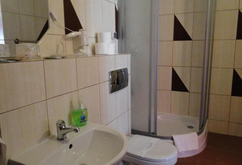 اتاق استاندارد سه نفره, Agat & Spa