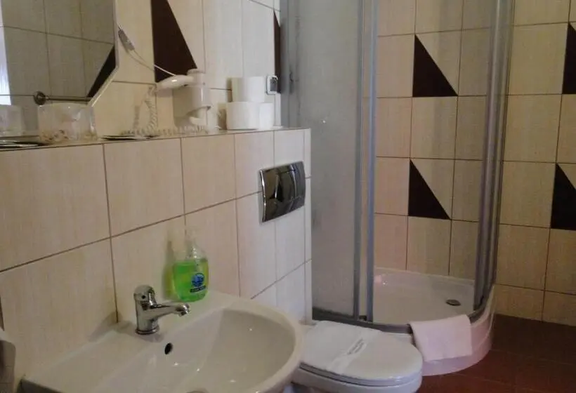 اتاق استاندارد سه نفره, Agat & Spa