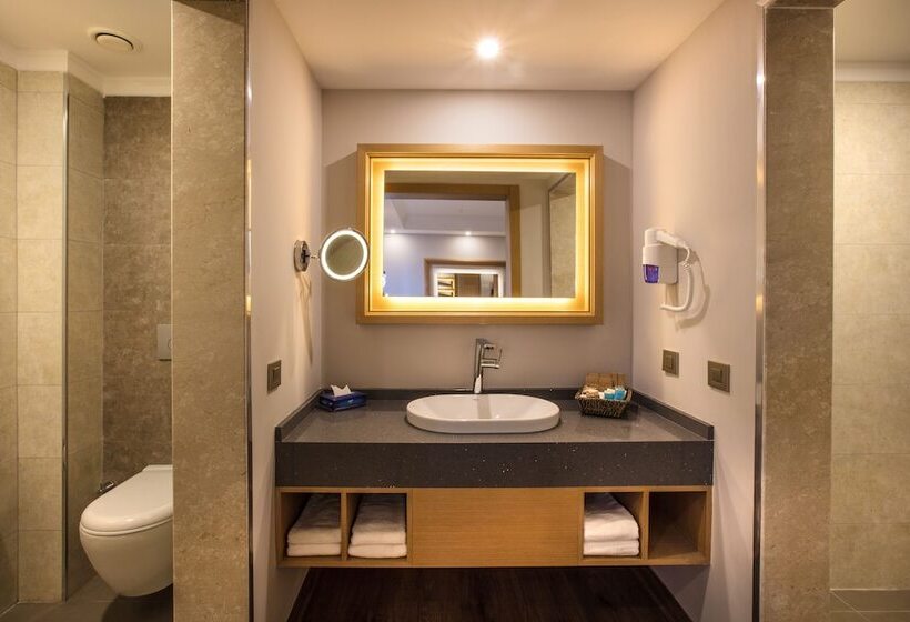 سوییت با چشم‌انداز دریا, Korumar Ephesus Beach & Spa Resort Ultra All Inclusive