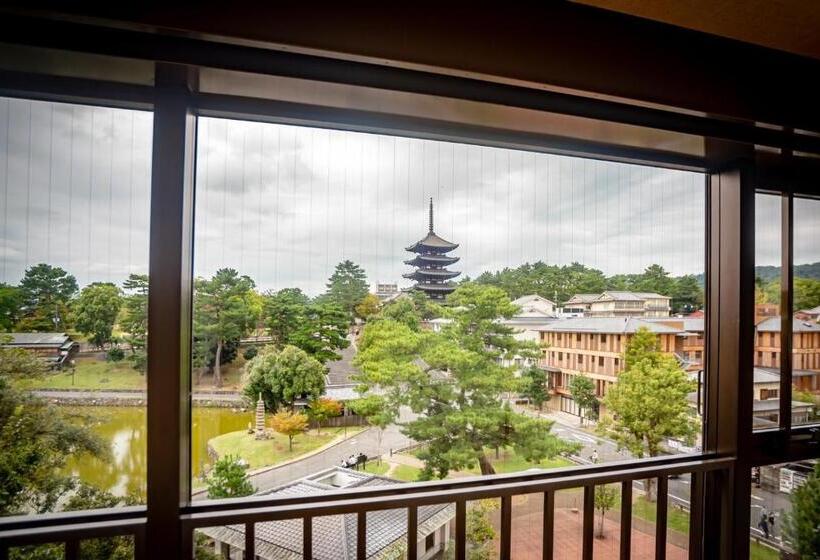 Номер Deluxe, Nara Visitor Center And Inn