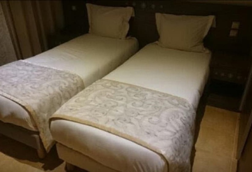 اتاق استاندارد, Taghit Saoura